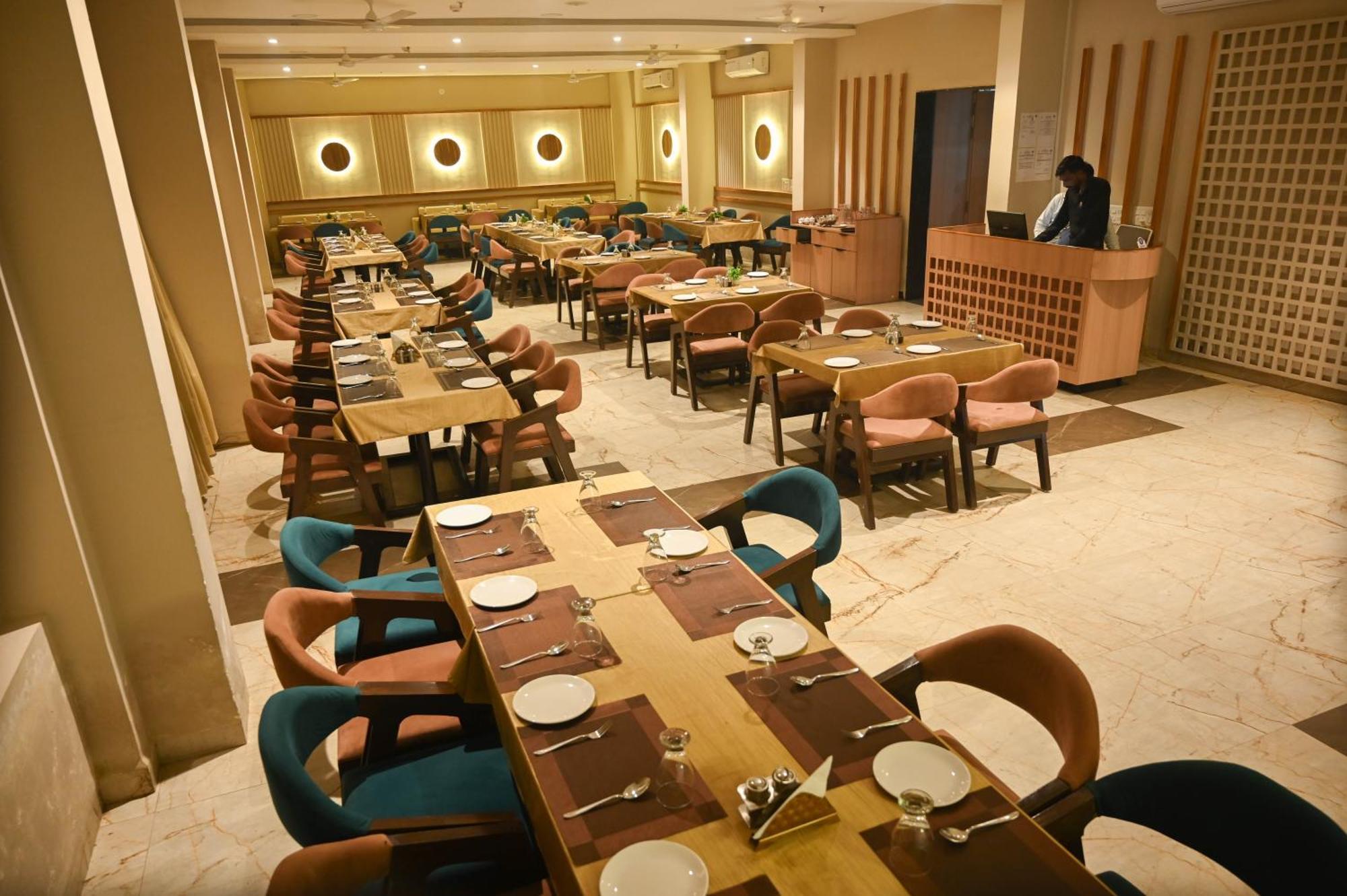 Hotel Maa Bhagwati Palace Khandwa 外观 照片